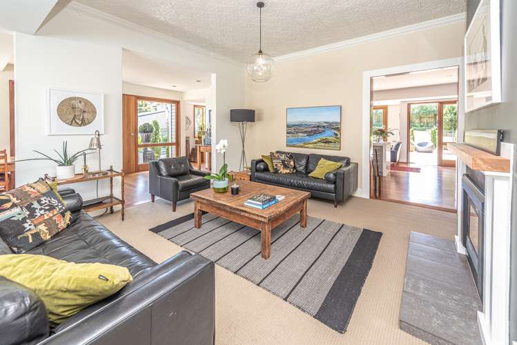 2 Eaton Crescent Otamatea_10