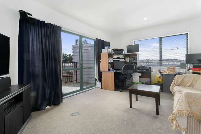 15/1 Briar Way New Lynn_2