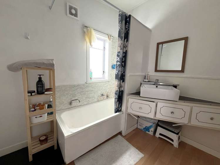 695 Mount Albert Road Royal Oak_6