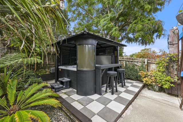 Tranquil Family Haven, lush Garden & private Spa