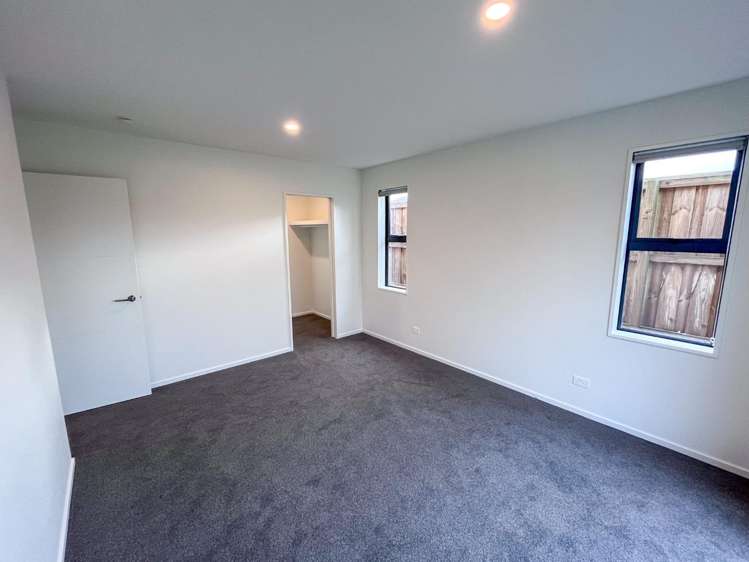 4 Accadia Drive 11103_11