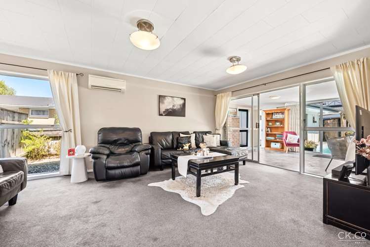 91 California Drive Totara Park_4