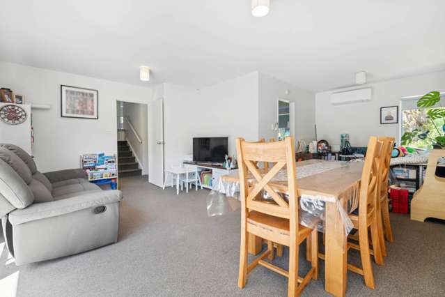 2/49 Meadway Sunnyhills_4