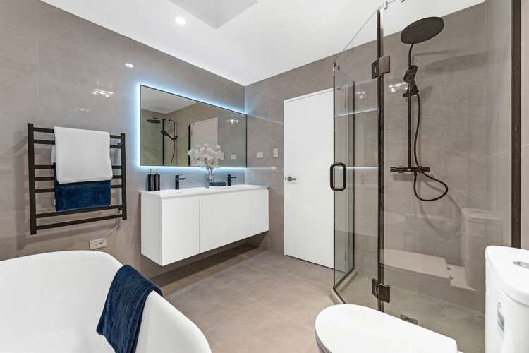 15 Karaka Village Parade Karaka_12