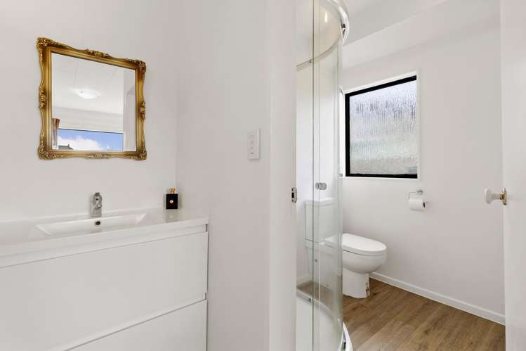 12b Cathie Place Karori_8