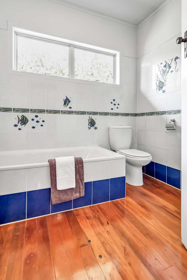 72 Marine Parade Mellons Bay_10