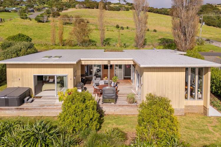 38 Te Punga Road_0