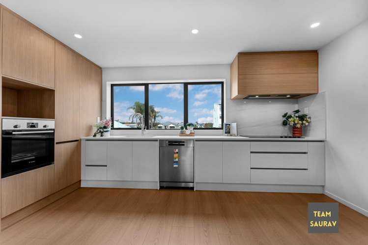 5 Awhi Way Karaka_17