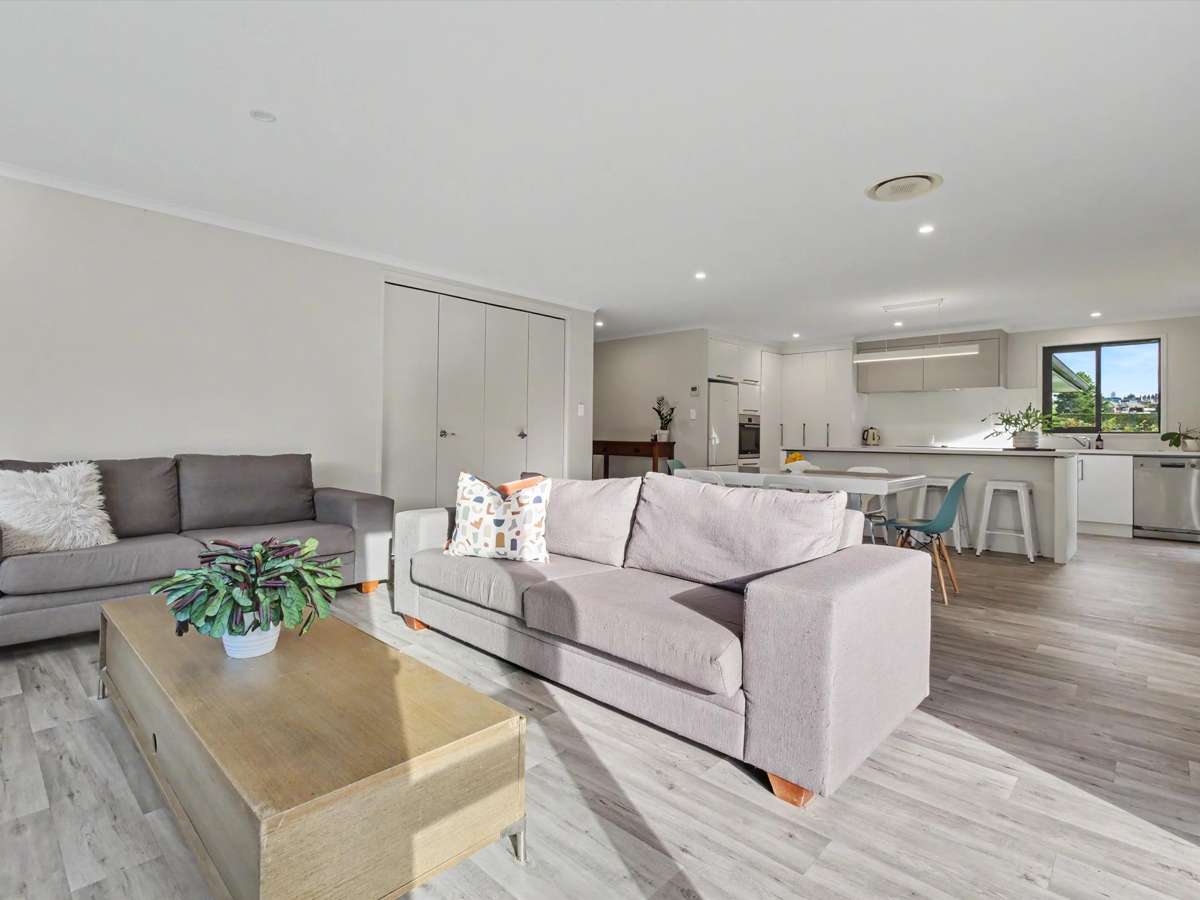 640 Esdaile Road_4
