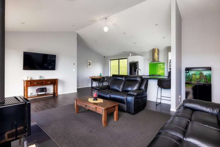 65 Hereford Road Oropi_13