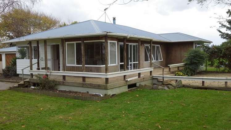 98 West Bank Road_0