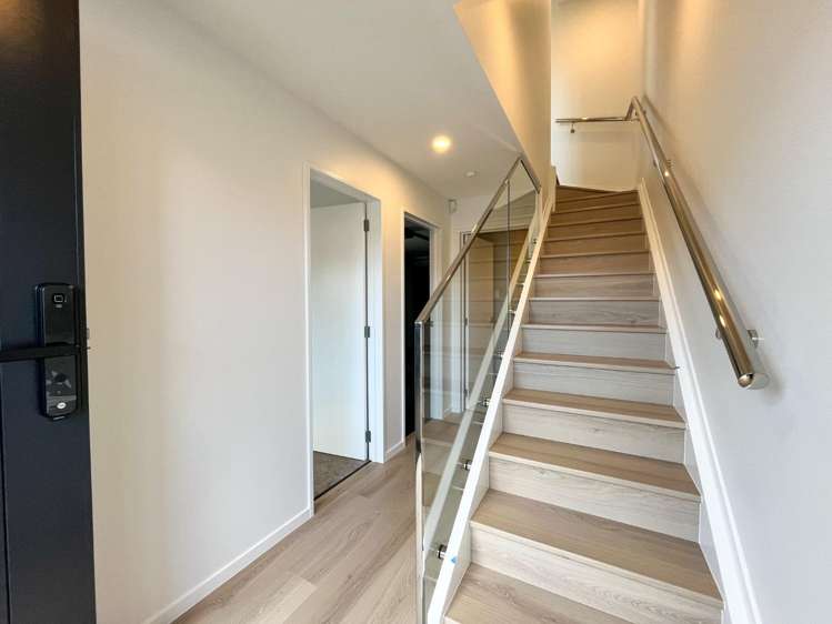 53B Alanbrooke Crescent 10016_1