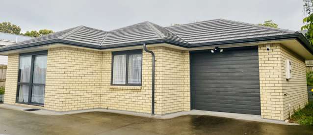 Modern two bedroom house - lock up and walk away