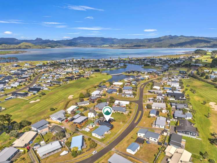 142 The Fairway Matarangi_24