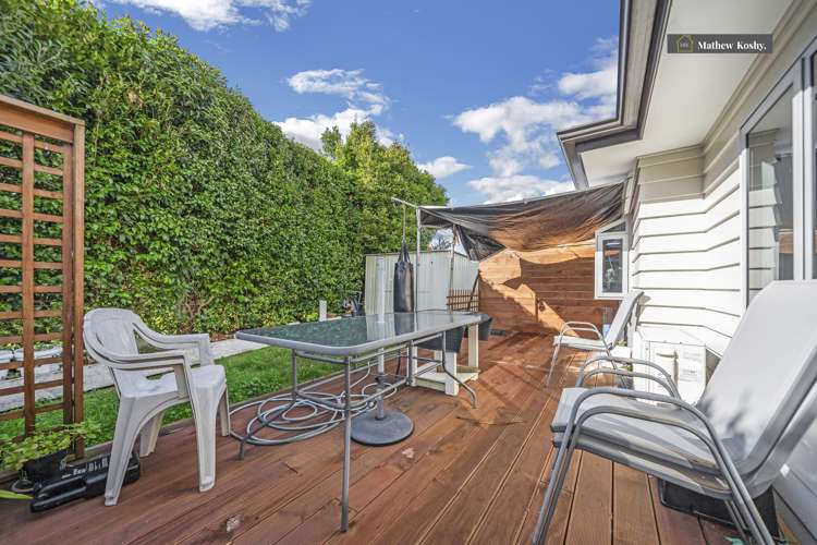 17 Tiroroa Avenue Te Atatu South_14