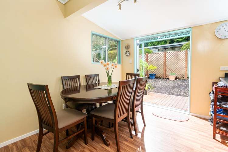 12 Fiona Grove Karori_4