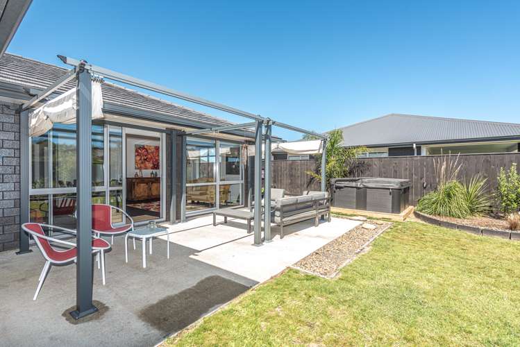 55 Magnolia Crescent Tawhero_16
