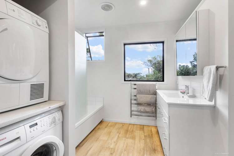 23 Warner Park Avenue Laingholm_5