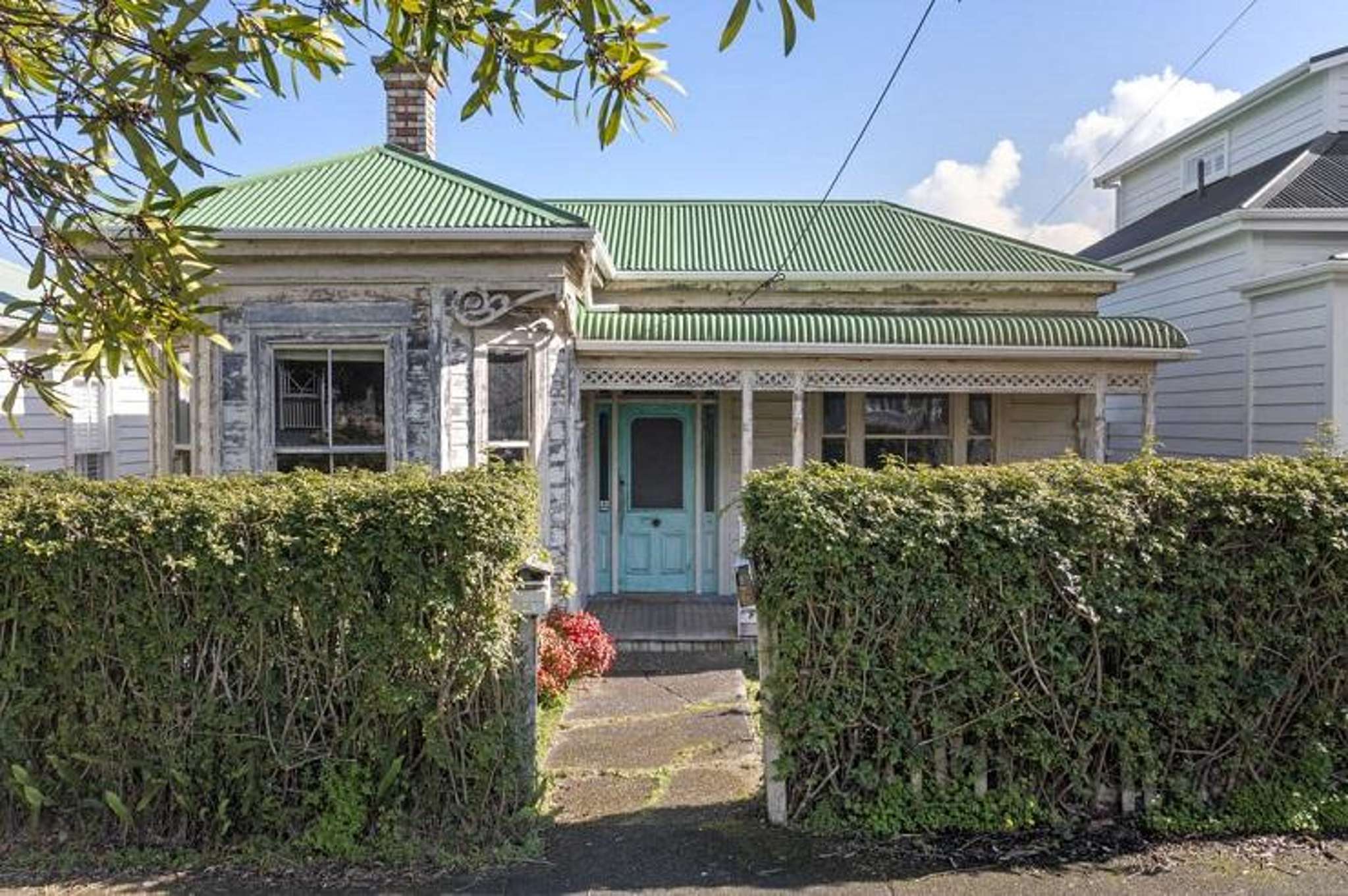 Crumbling Grey Lynn villa sells for $2.525m