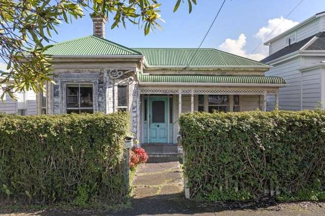 Crumbling Grey Lynn villa sells for $2.525m