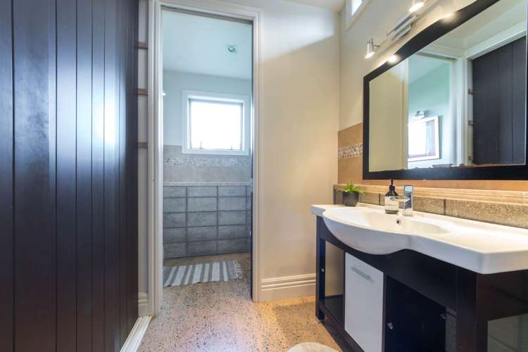 723 Waitakere Road Kumeu_17