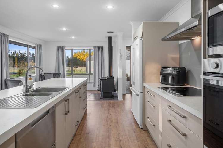 2499 South Eyre Road West Eyreton_11