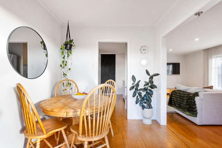 56 Vodanovich Road Te Atatu South_9