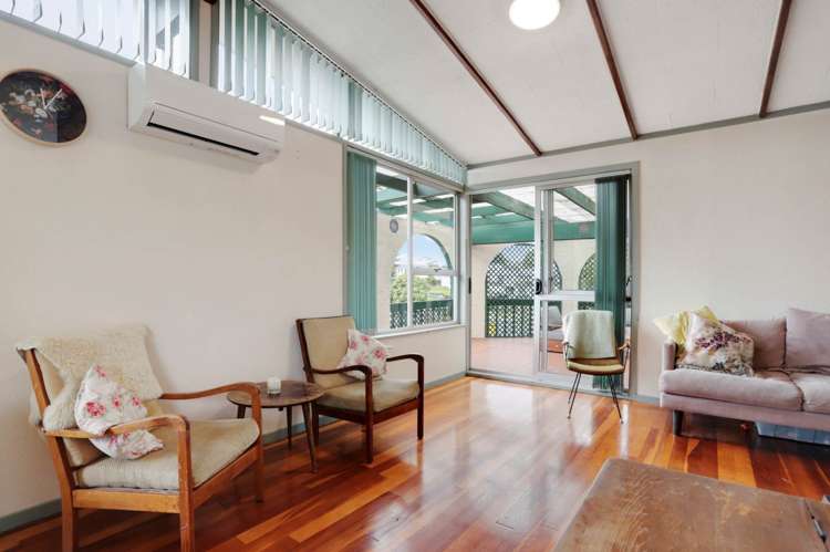 29 Finlow Drive Te Atatu South_5