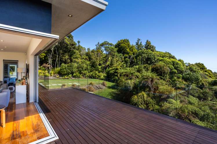 296 Piha Road Piha_43