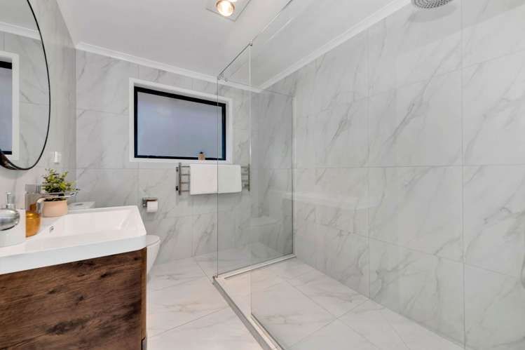 21 Claywest Place Glen Eden_12