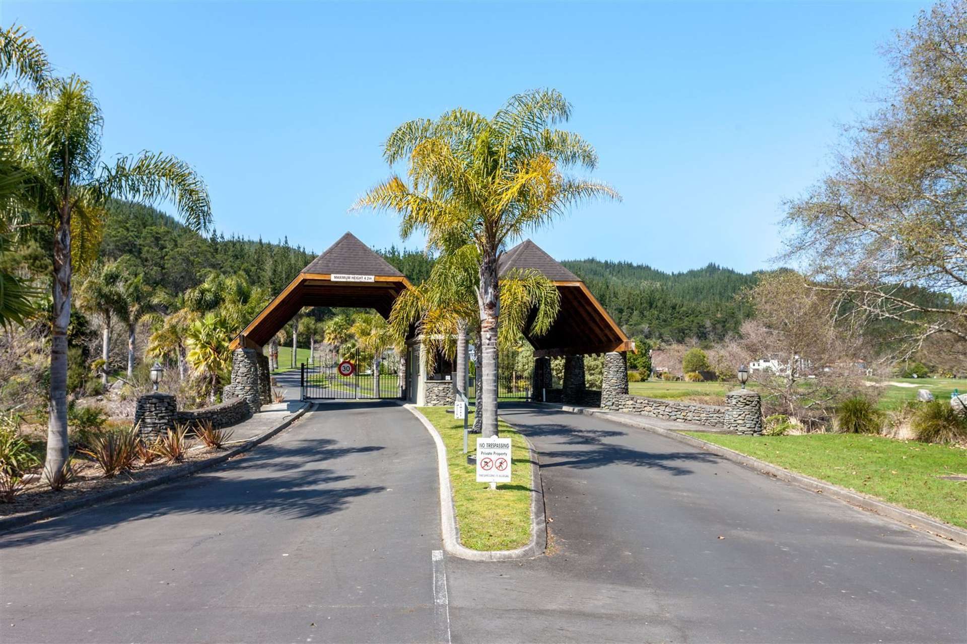 61 Pinehurst Drive Hikuai_0