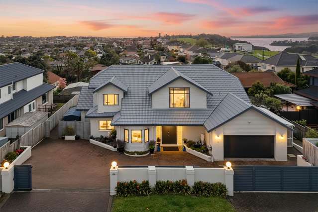 Refined Family Luxury, 2 Kitchens, Elevated Views