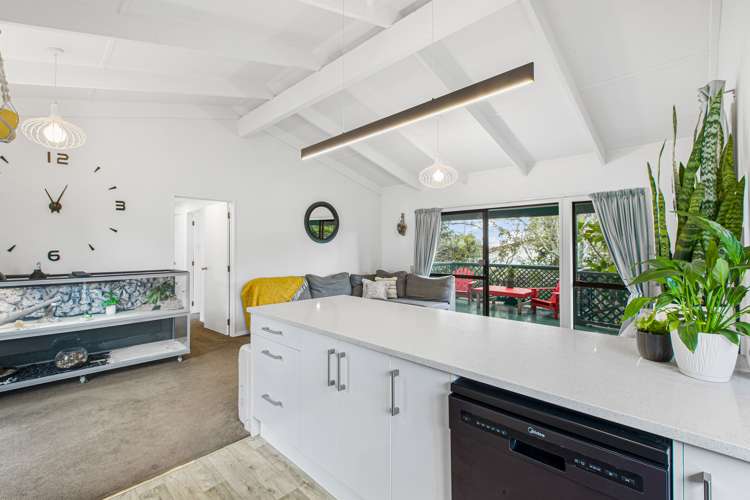 2/33 Forest Hill Road Henderson_6