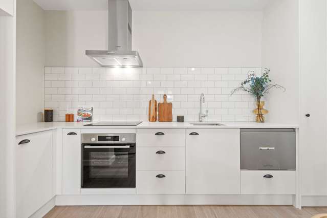 9A Waitikiri Drive Parklands_4