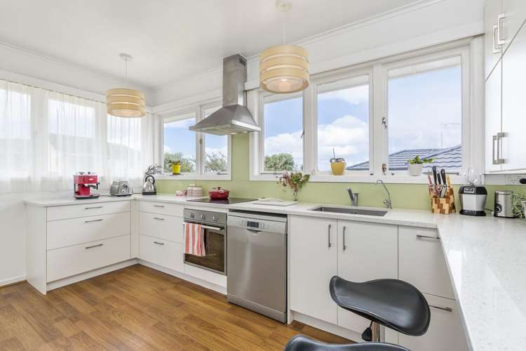 73 Pupuke Road Northcote_8