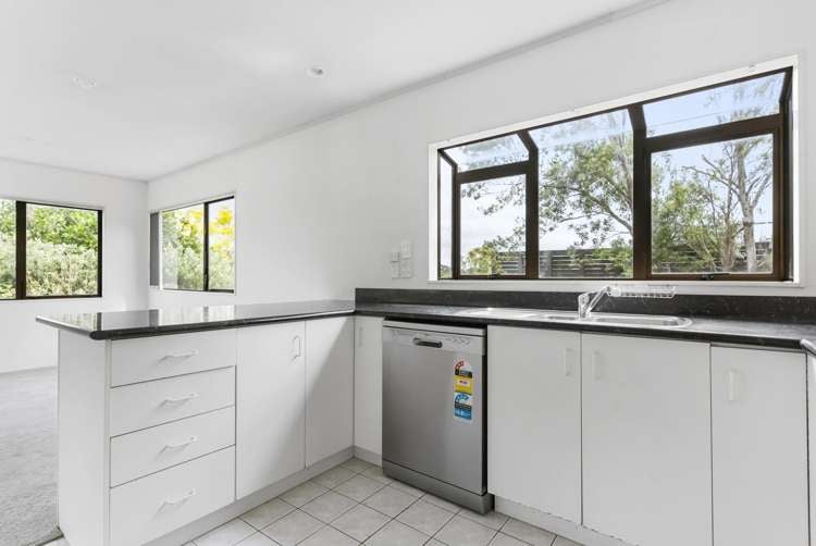 2/131 Grand Drive Remuera_5