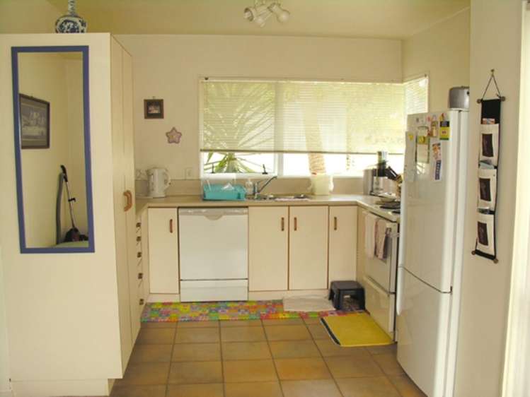 2/152 Sunset Road Unsworth Heights_2