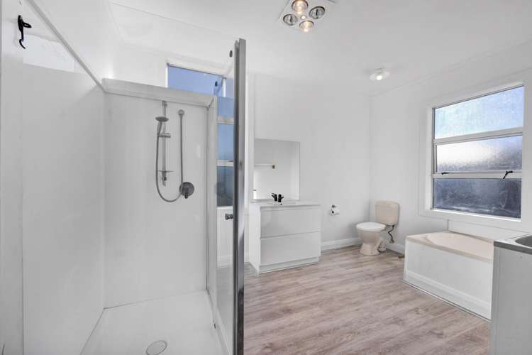 176 Glover Road Hawera_18