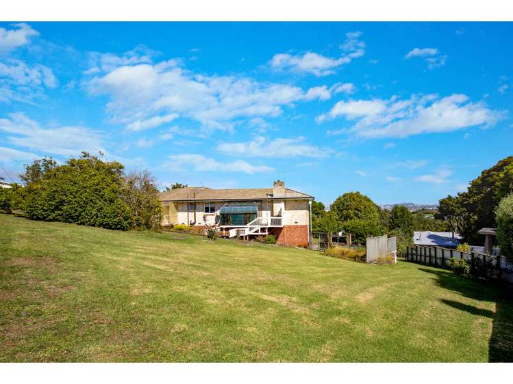 83 Pupuke Road Northcote_7