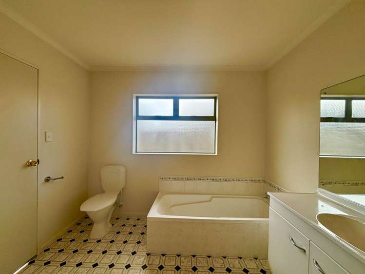 4 Francis Skinner Place Orewa_8