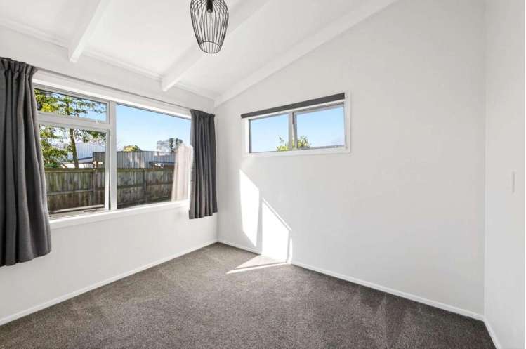 132 Riverside Drive 11597_7