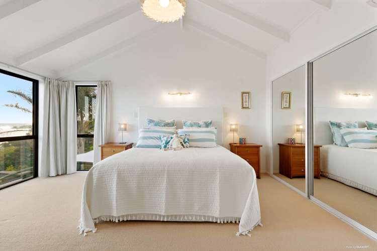 3 Poaka Place Beach Haven_16