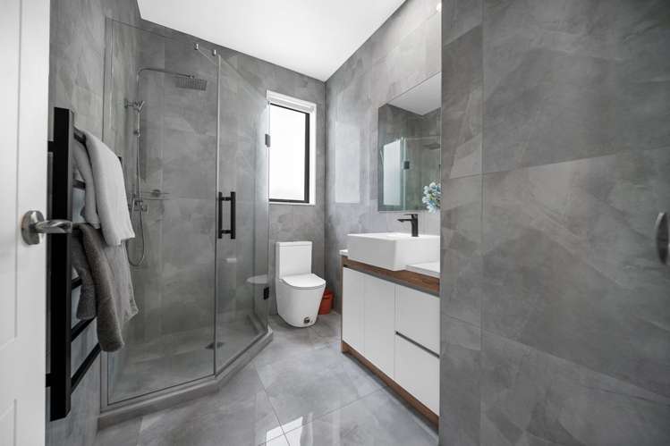 18 Horsefield Drive Flat Bush_11