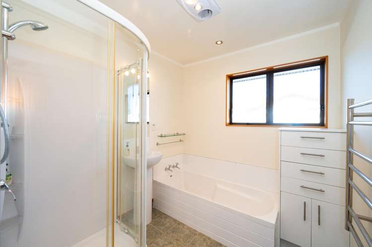 3 Omega Place Parkvale_13