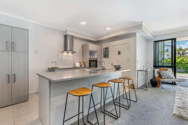 13/11 Carlos Drive Flat Bush_2