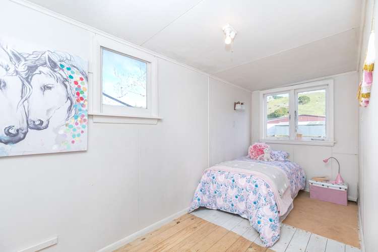 1215 Pouewe Street Kawhia_18