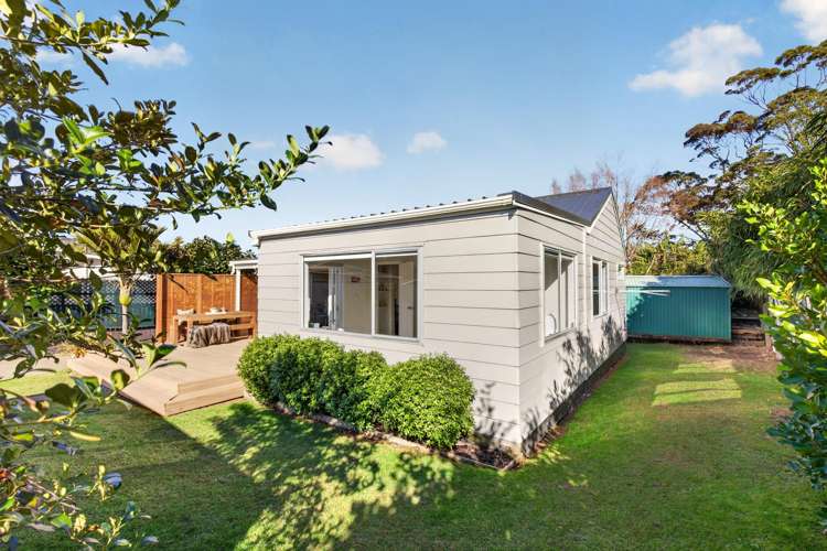 77A Vodanovich Road Te Atatu South_17