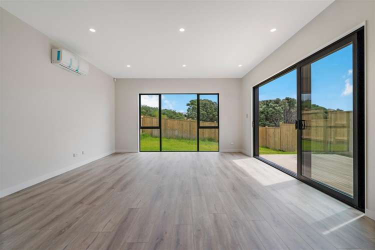 40 Whakairo Crescent Gulf Harbour_13