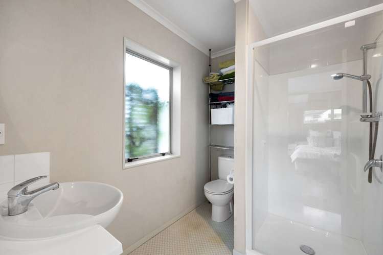 81 Wiltshire Drive Huntington_11