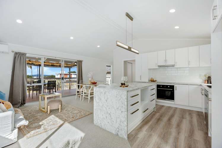1071 Whangaparaoa Road_3